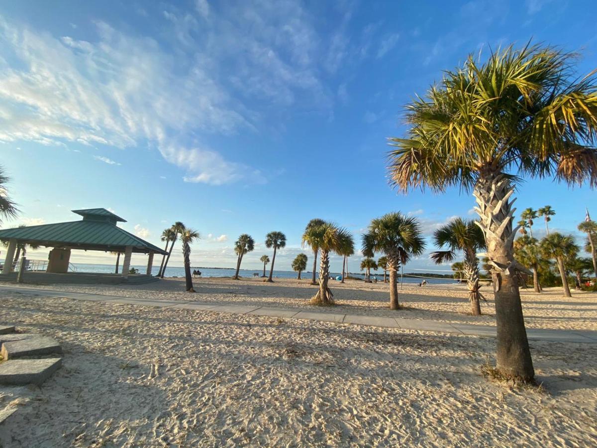 Modern Home, Heated Pool, Close To Beaches! Tarpon Springs Eksteriør billede