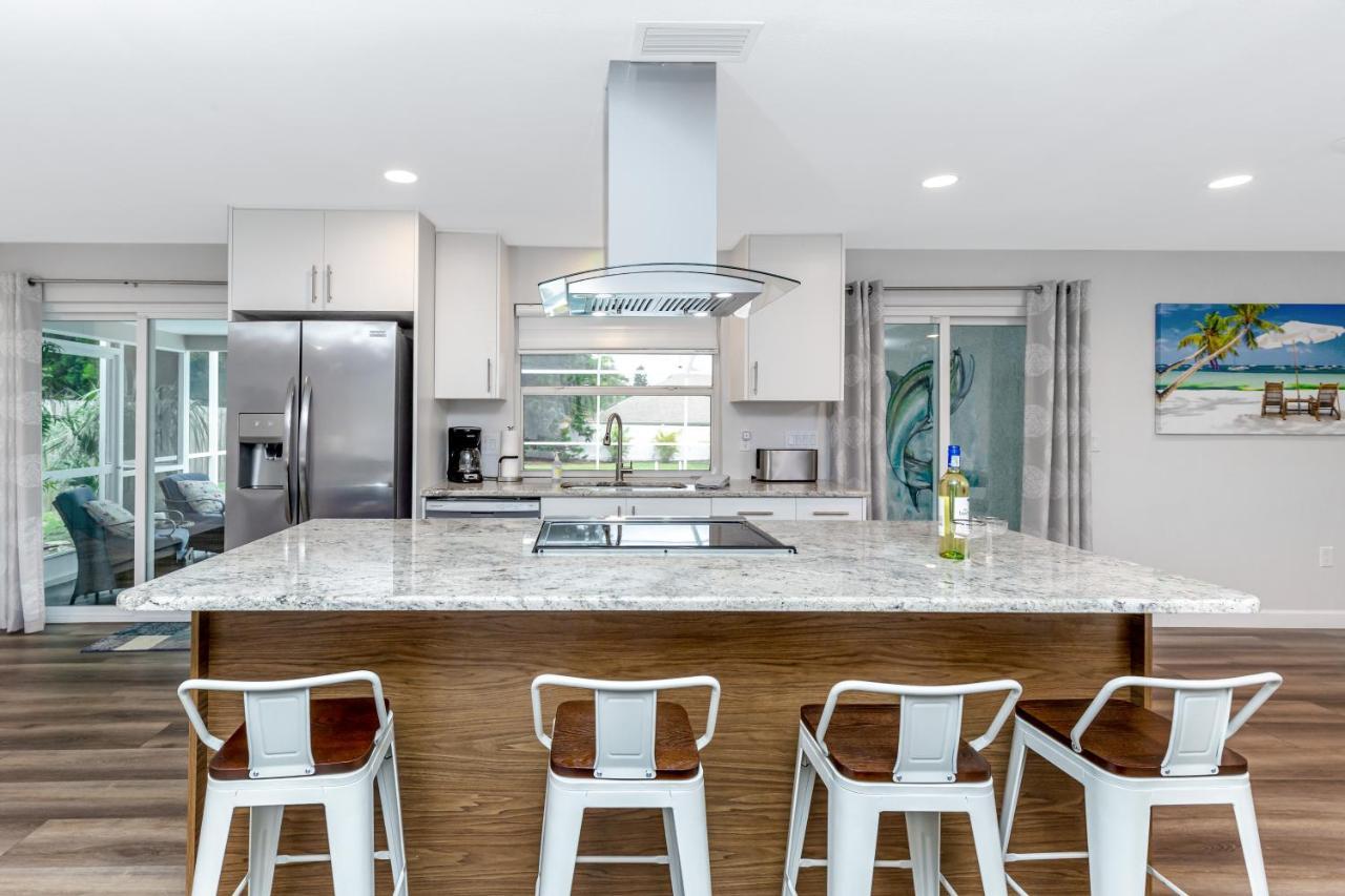 Modern Home, Heated Pool, Close To Beaches! Tarpon Springs Eksteriør billede